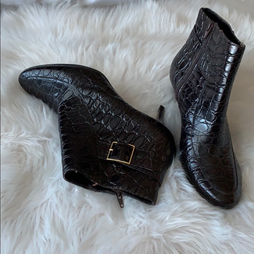⬇️REDUCED!! Talbots brown croc booties